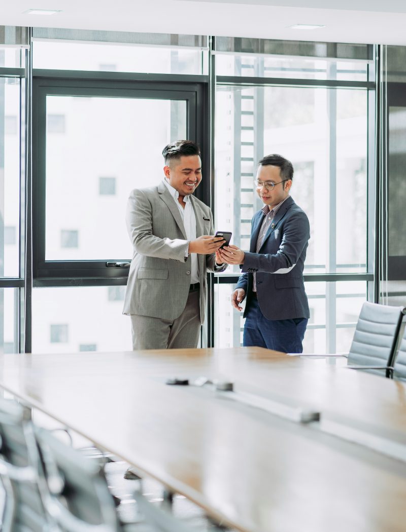 Image about the role of the commercial lawyer and his techniques to reduce your risks, prevent disputes and give you better predictability.